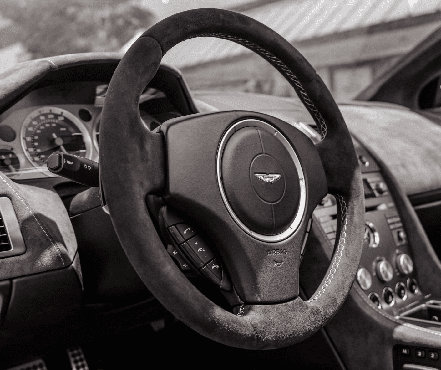 Steering wheel upholstery in Alcantara